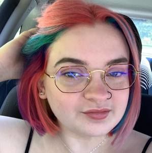 Meet your Posher, Caiti